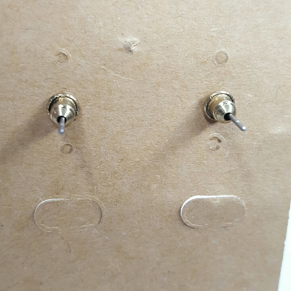 Round Stud Earrings With White Leather - Picture 3 of 3